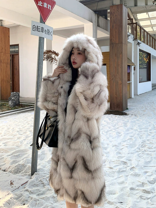 Autumn and Winter New Fox Fur Coat Women;s Long Fur Hooded Fur Coat.